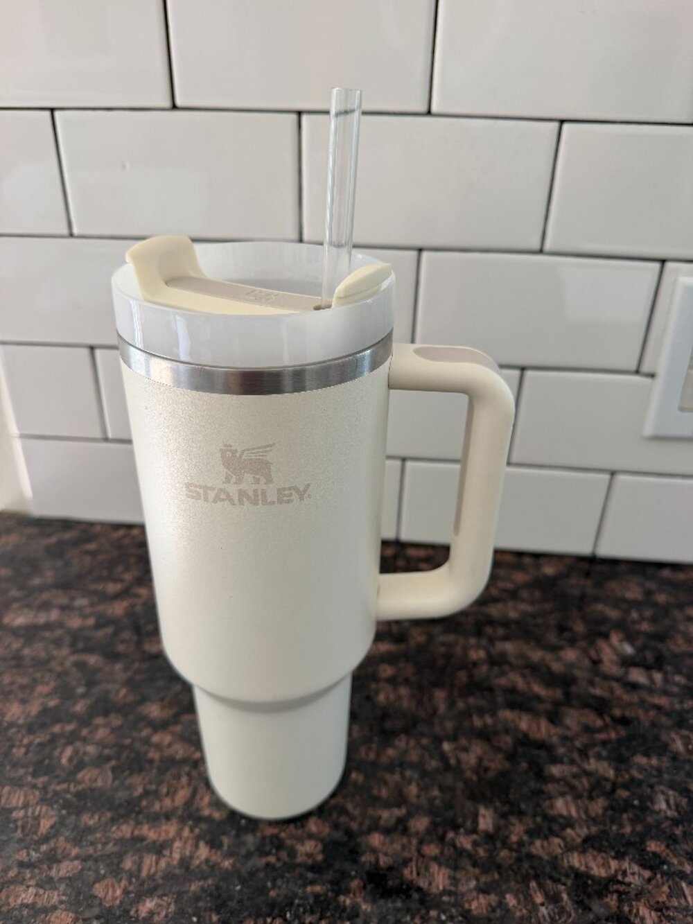 Cream Stanley the Quencher H2.0 Flowstate™ 40-Ounce Tumbler